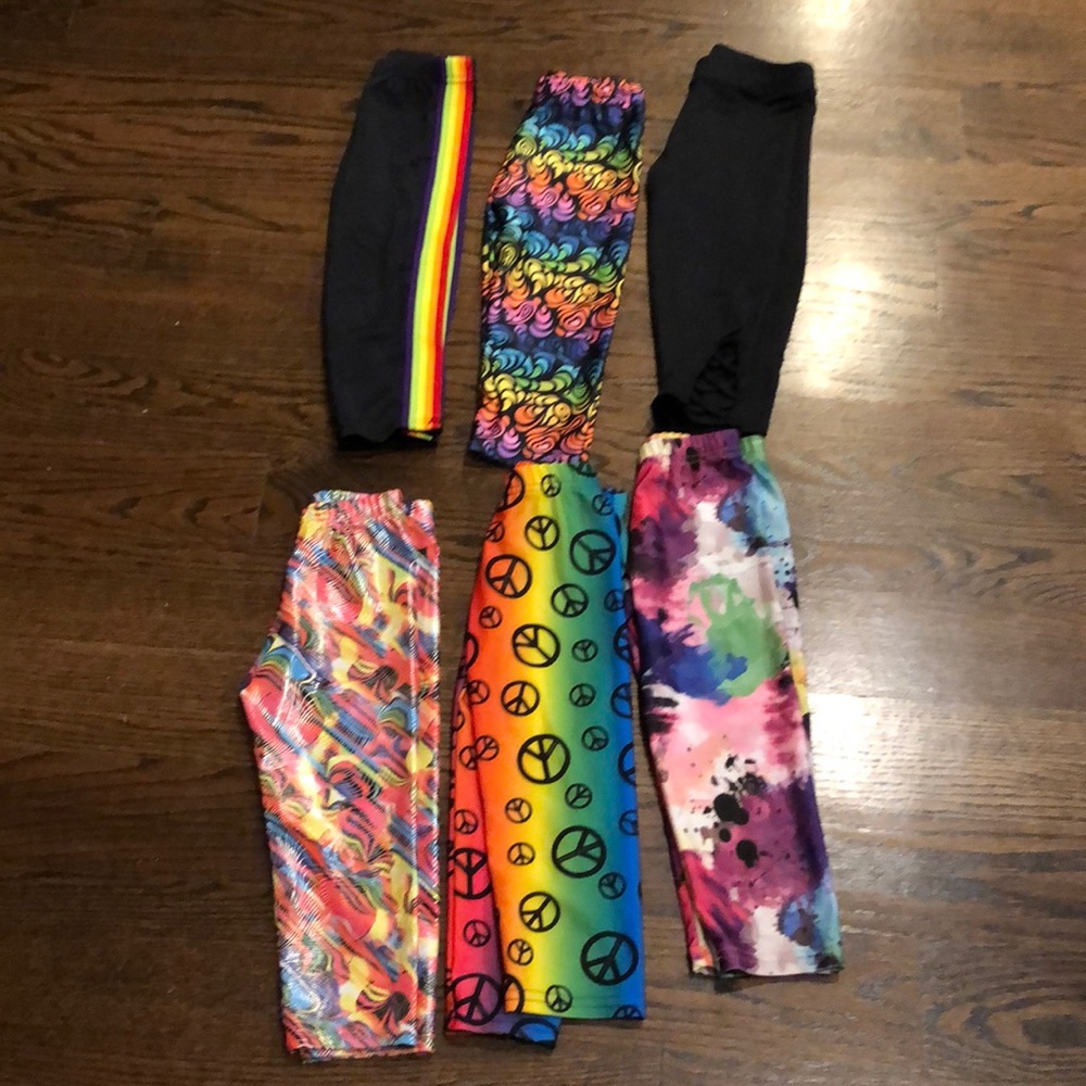Assorted Dori Capri leggings.